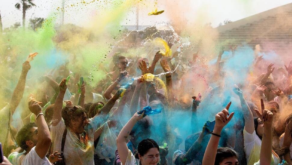 DAÜ Color Fest’le renklendi