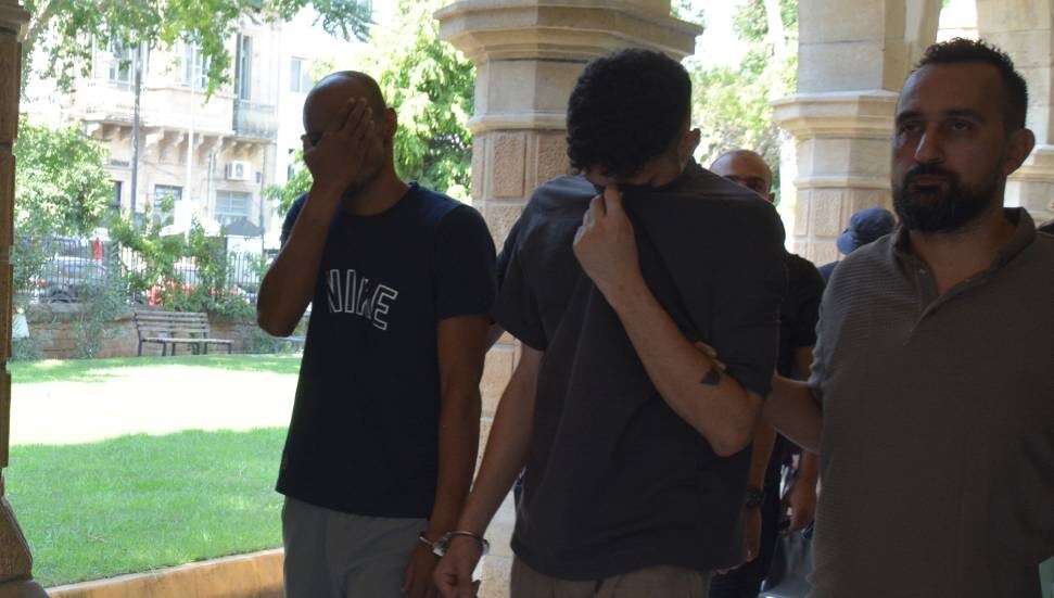 Aracında ve evinde uyuşturucu madde bulunan zanlılar 6 gün daha tutuklu kalacak