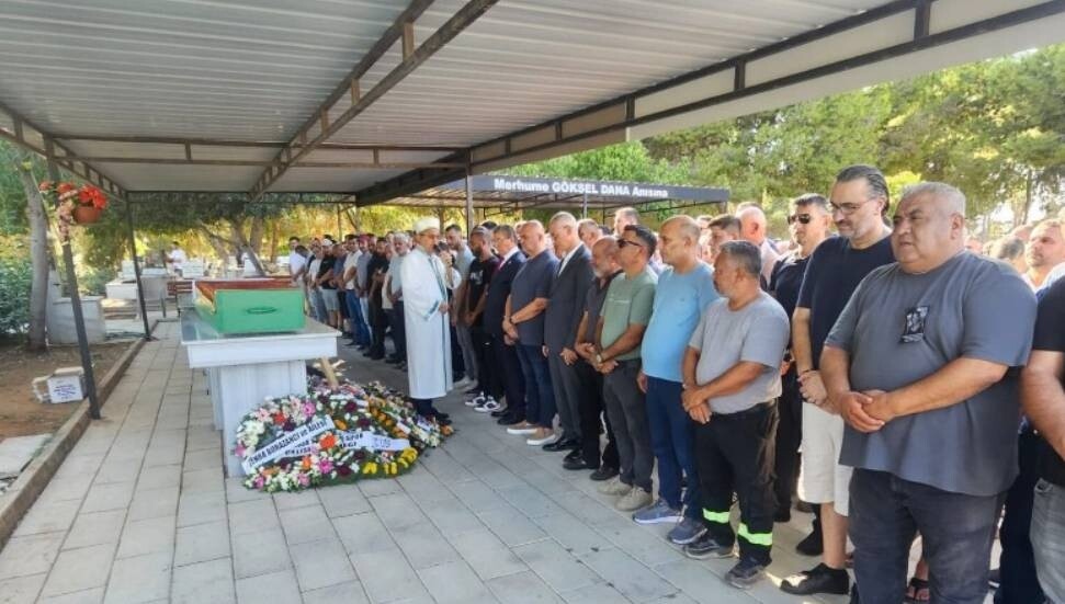 Gemi kazasında yaşamını yitiren Nuray Özbiler Gazimağusa'da toprağa verildi