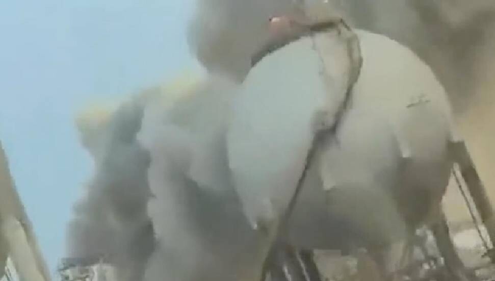 Suudi Arabistan'daki Ras Tanura’daki Suudi Aramco tesislerinde İHA saldırısı sonrası yangın çıktı