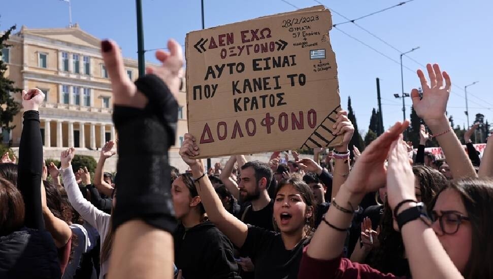 Yunanistan'da 2 yıl önce yaşanan tren kazasının sorumlularının bulunması için eylem yapıldı