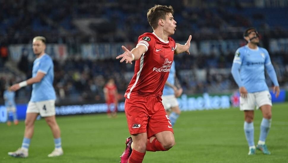 Liverpool, 21 yaşındaki Macar futbolcu Milos Kerkez'i transfer etti