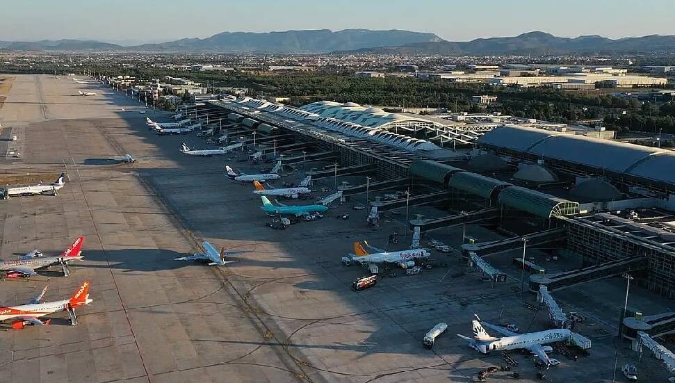 Teknik arıza nedeniyle uçak kalkamadı, sporcularımız İzmir'de mahsur kaldı