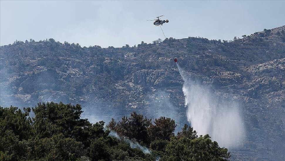 Yunanistan'da orman yangınları, itfaiye ekiplerini alarma geçirdi