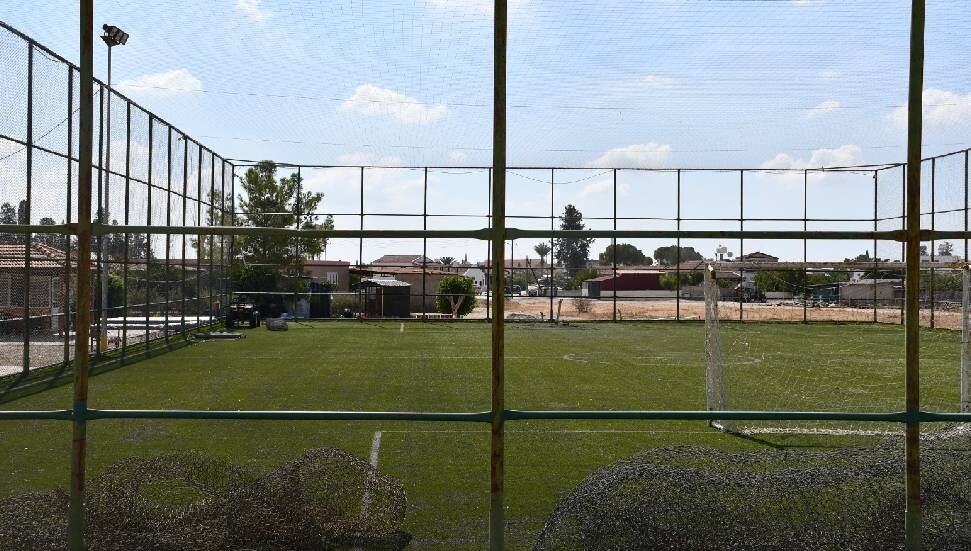 İnönü’de halı saha yenileniyor