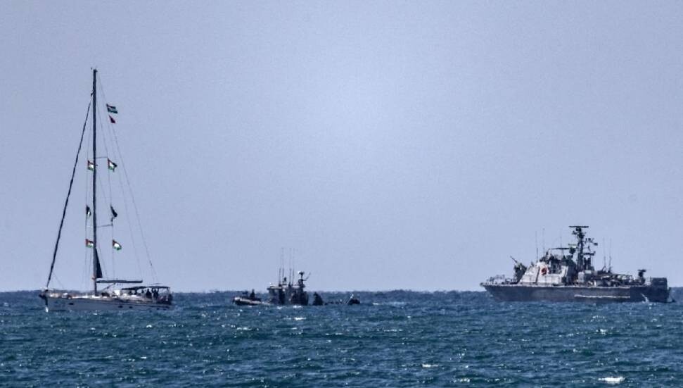 Alıkonulan aktivistler Aşdod Limanı'nda