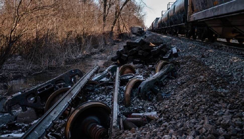 Meksika'da yolcu treninin raydan çıkması sonucu 13 kişi öldü, 98 kişi yaralandı