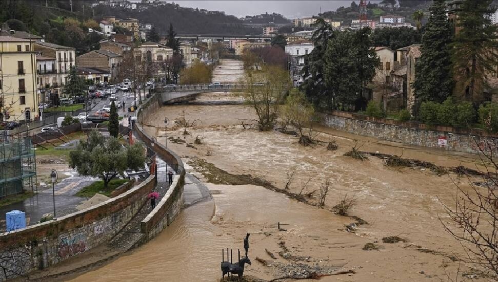 İtalya'da şiddetli yağışların yol açtığı heyelanda 1 kişi öldü, 2 kişi yaralandı