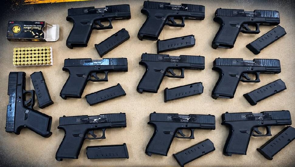 Gazimağusa Limanı’nda “Çelik Hat Operasyonu”: 10 tabanca ve 50 canlı mermi ele geçirildi