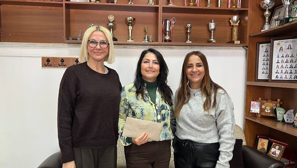 Polifonik Korolar Derneği resital gelirini 12 ilkokula bağışladı