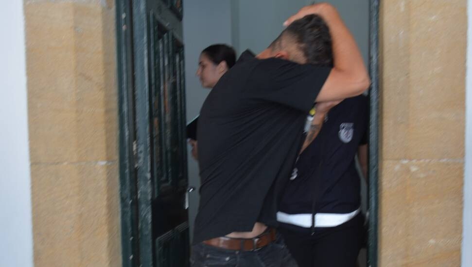 Eski kız arkadaşını alkollü şekilde rahatsız etmekle itham edildi!