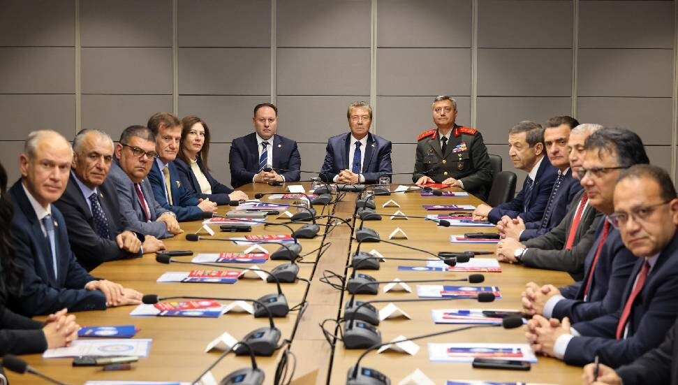 Meclis'te Başbakan Üstel başkanlığında Orta Doğu toplantısı: Tedbirler gözden geçirildi