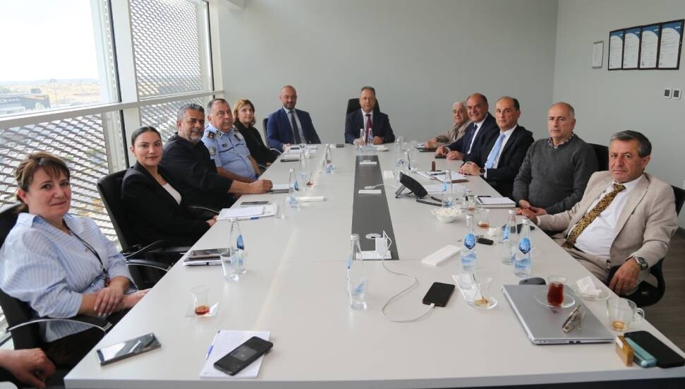 Ercan Havalimanı'ndaki trafik sorununun çözümü için önemli kararlar alındı