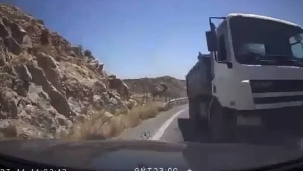Girne Dağyolu’nda trafik magandalığı: Dikkatsiz kamyon sürücüsü korku yarattı