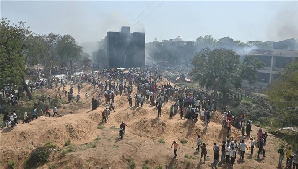Hindistan'da düşen uçağı "dakikalar" ile kaçıran yolcu kazadan kurtuldu