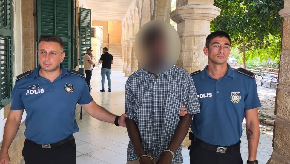 Marketten 4 bin 519 TL'lik ürün çalmakla itham edilen zanlı 3 gün tutuklu kalacak