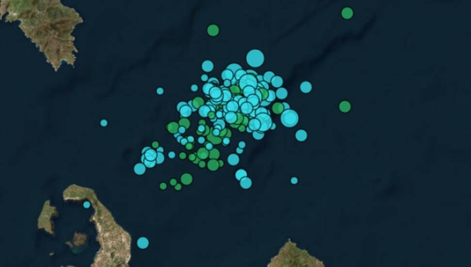 Ege'de deprem fırtınası: 570 sarsıntı