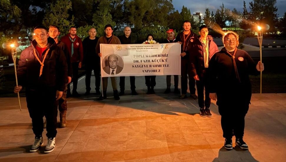 Gençlik Dairesi ve İzcilik Federasyonu, Dr. Fazıl Küçük'ü meşalelerle andı