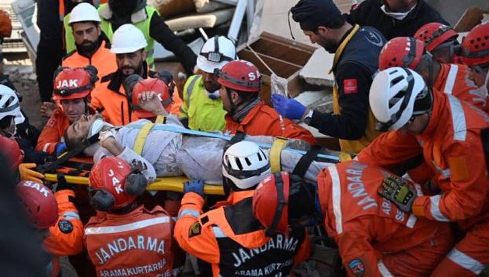 Antakya'da depremin 155. saatinde zihinsel engelli genç enkazdan kurtarıldı