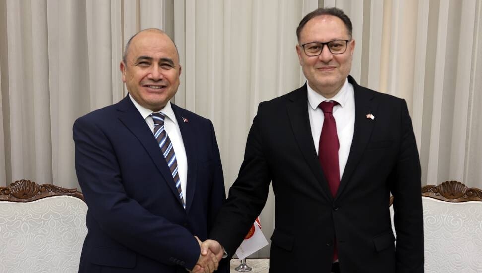 Ziya Öztürkler, Türkiye Cumhuriyeti Lefkoşa Büyükelçisi Ali Murat Başçeri'yi kabul etti