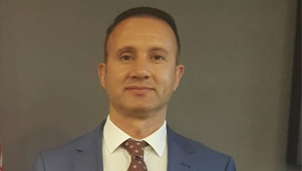 Vatandaşlıktan çıkarılan Hakan Athan sordu: "5 trilyonluk mülküm var, şimdi kime nasıl devredeceğim?"