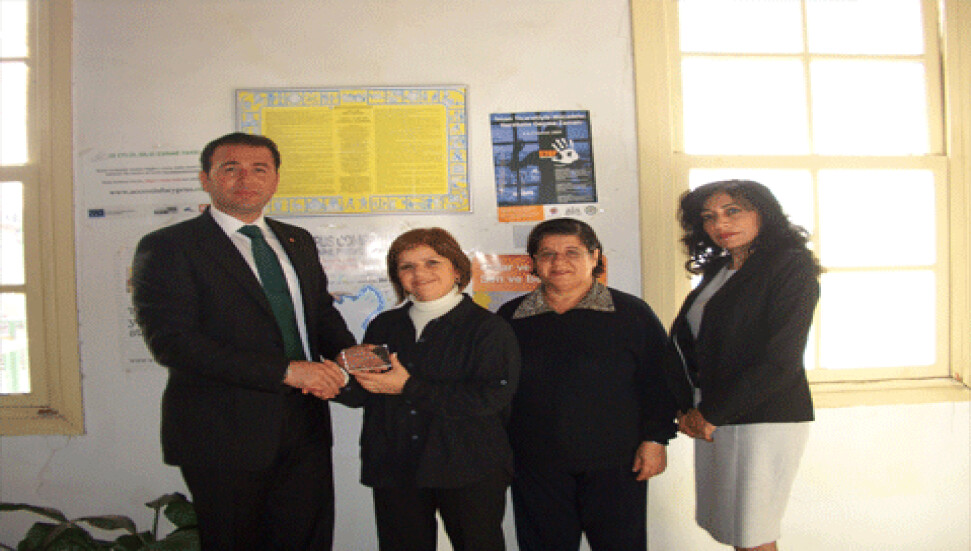 AYH, Kıbrıs Türk İnsan Hakları Vakfı'nı ziyaret etti