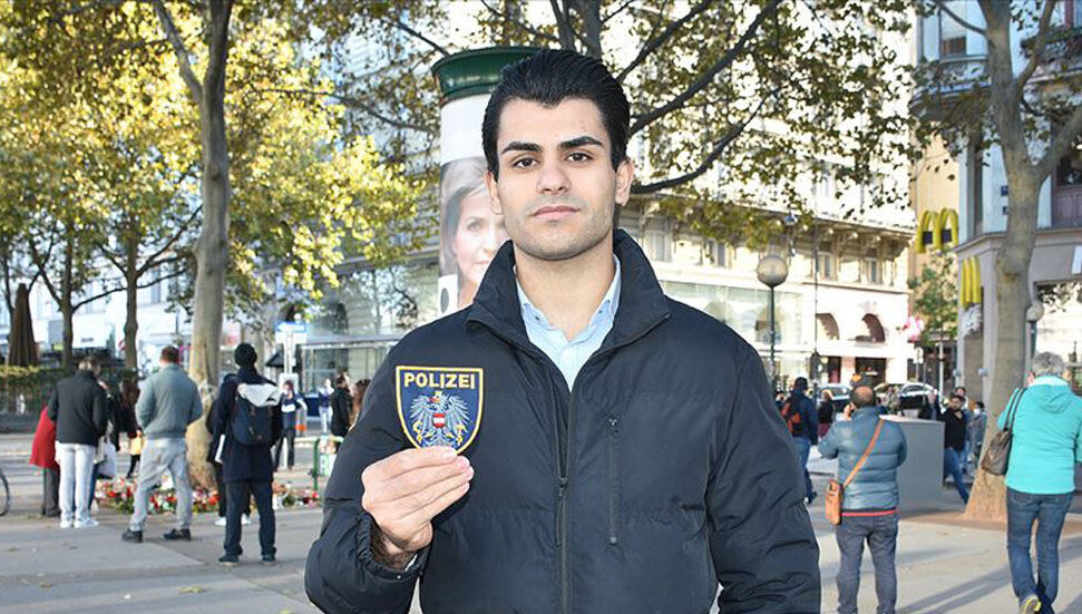 Filistinli Usame, Viyana saldırısında polisin hayatını kurtardı