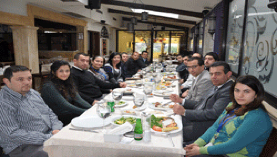 İnternet gazetelerinin editörleri, yemekli toplantıda bir araya geldi