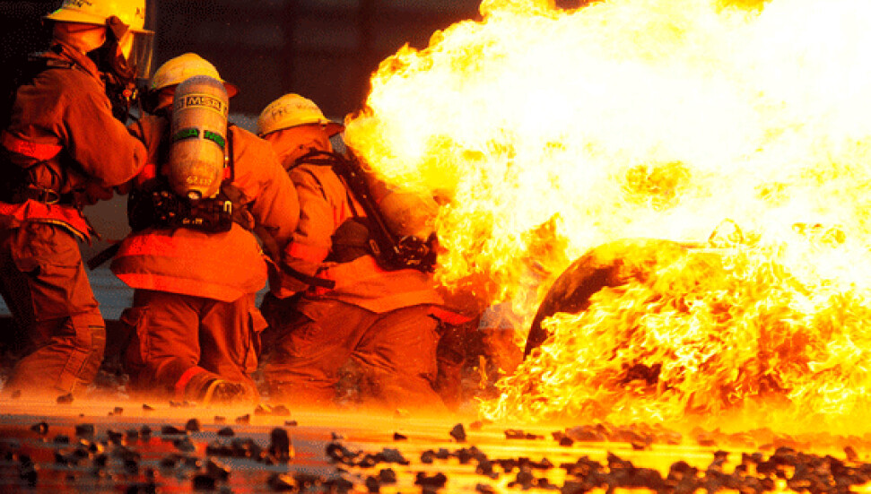 Lefkoşa Jetgaz arkasındaki dere yatağında çıkan yangın söndürüldü!