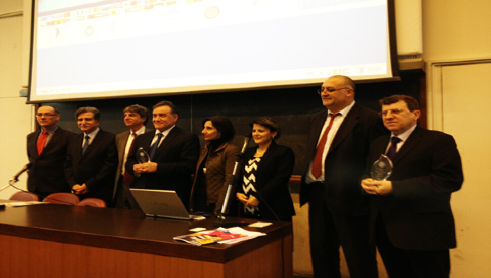 Dr.Suat Günsel'e Roma'da "yenilikçi eğitime katkı" ödülü verildi