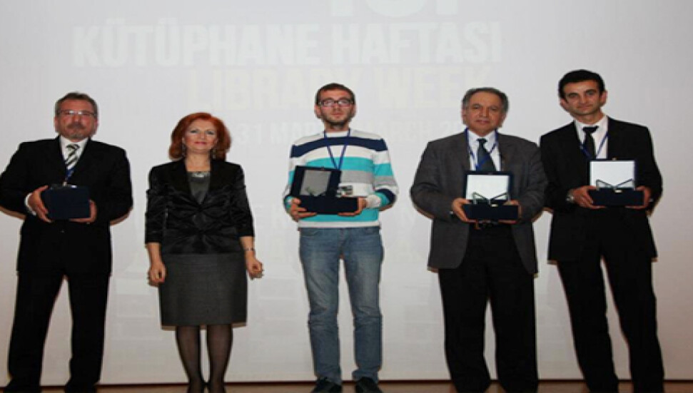 T.C. Kültür ve Turizm Bakanlığı'ndan YDÜ yazılım geliştirme uzmanı Şenol Kokmaz'a ödül