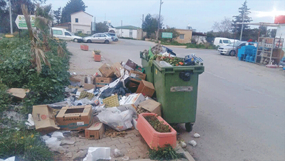 Yenierenköy Belediyesi'ne bağlı 12 köy çöplüğe dönüyor