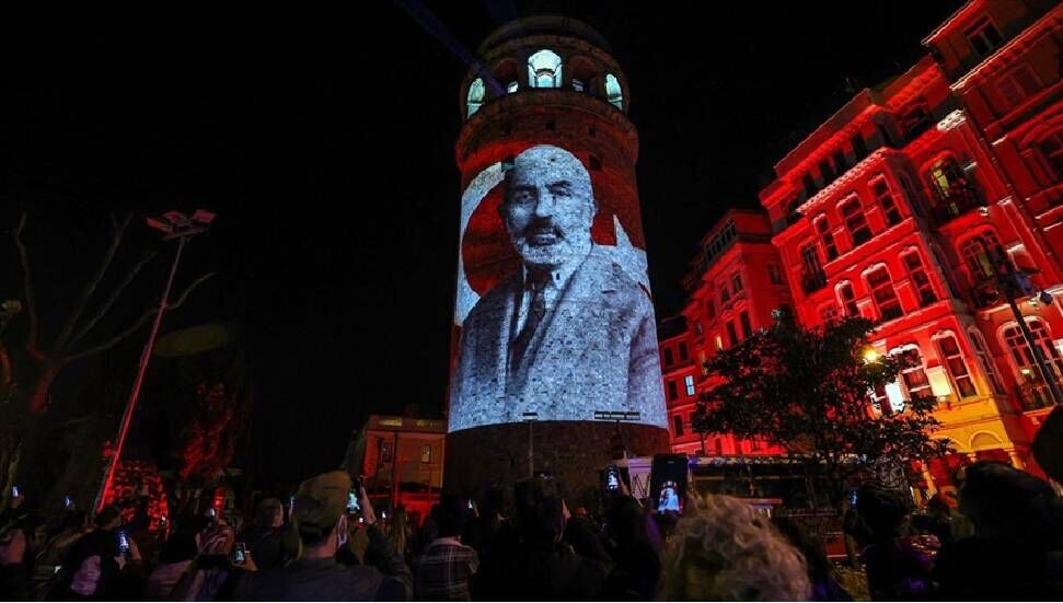 İstiklal Marşı'nın 100. yılı 7'den 70'e 'milli birlik' ruhuyla kutlandı