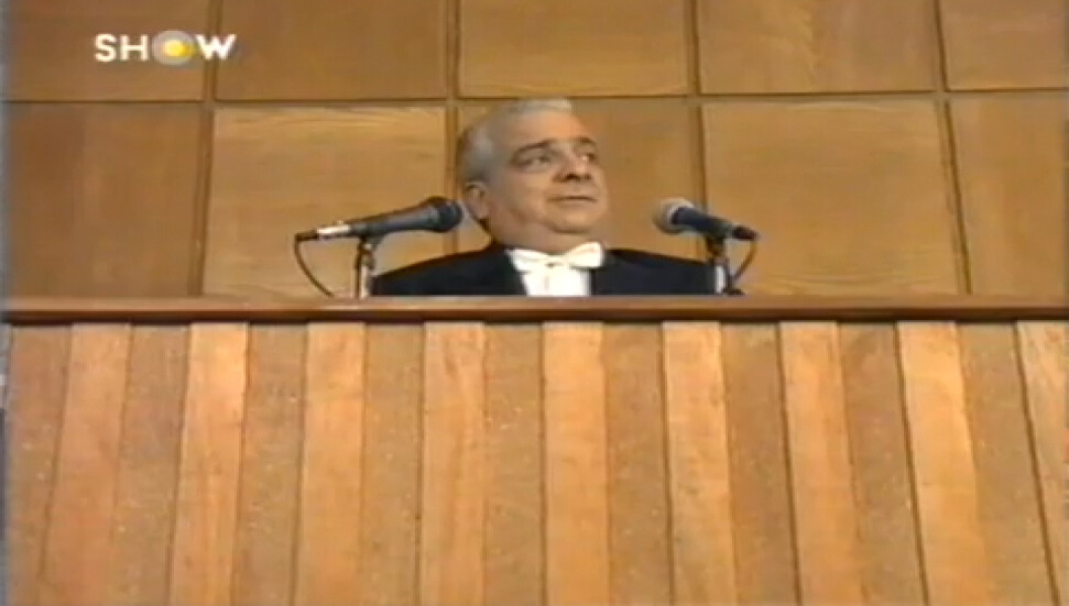 Yemin tartışmasında son nokta; "Gülümseten yemin!"