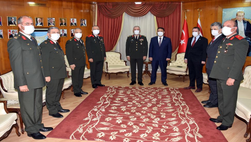 Ο πρωθυπουργός Ersan Saner δέχτηκε τους διοικητές