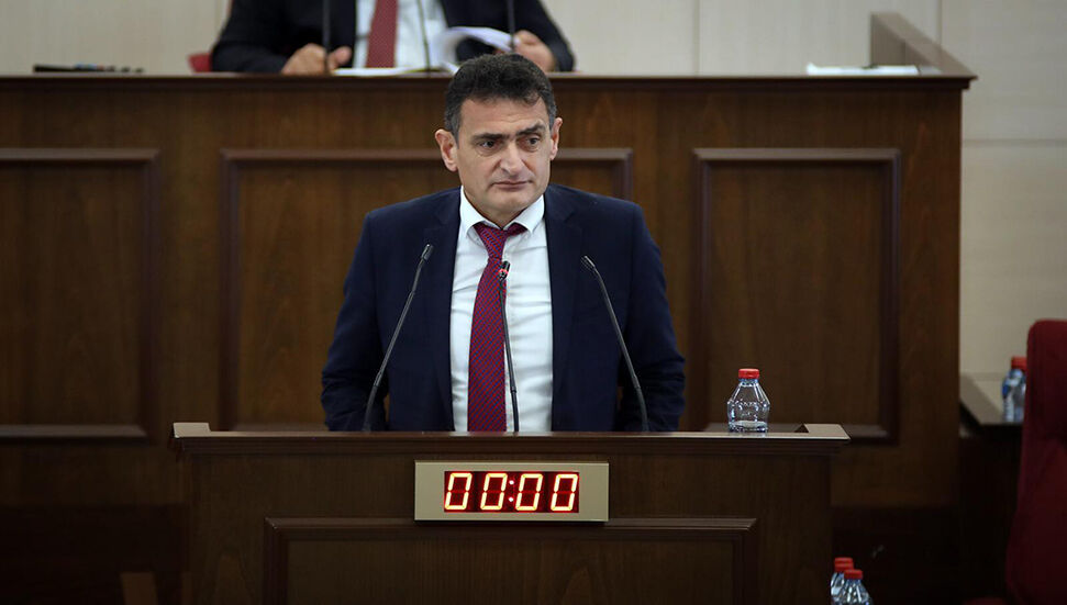 Ο υπουργός Οικονομικών Dursun Oğuz: “Δεν υπάρχει έλλειψη πόρων στις τράπεζες”