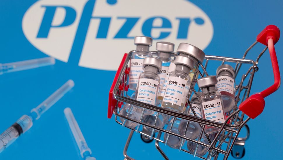 Η Pfizer αναμένει έσοδα 15 δισεκατομμυρίων δολαρίων από τις πωλήσεις εμβολίων