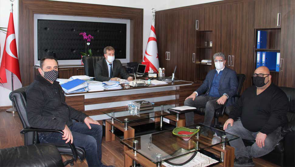 Ο Erhan Arıklı συναντήθηκε με την αντιπροσωπεία της Ένωσης Μηχανικών Βενζίνης