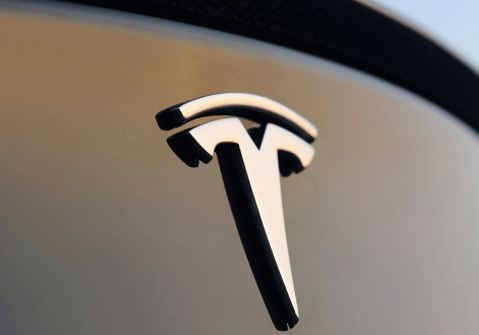 Το Tesla του Elon Musk έσπασε το ρεκόρ πωλήσεων το 2020