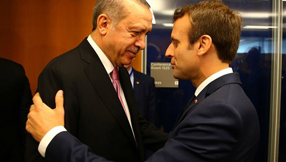Ο Πρόεδρος της Τουρκικής Δημοκρατίας Ερντογάν συναντιέται με τον Πρόεδρο της Γαλλίας Μακρόν