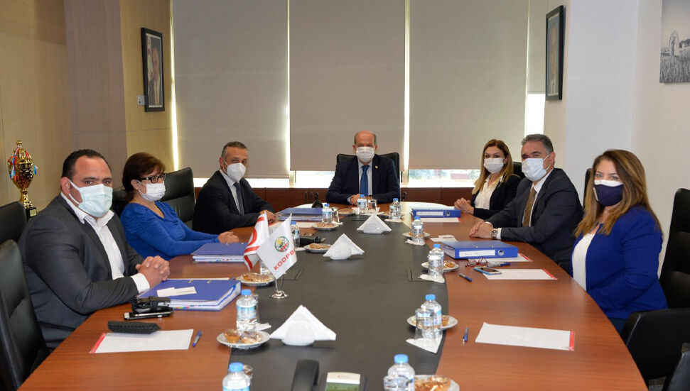Επίσκεψη από τον Πρόεδρο Ersin Tatar στην Συνεταιριστική Κεντρική Τράπεζα