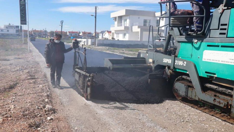 Συνεχίζονται οι εργασίες ασφάλτου στην περιοχή της Τούζλας