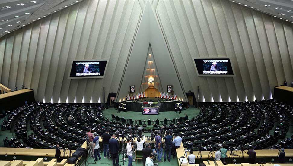 Το Κοινοβούλιο στο Ιράν απορρίπτει το σχέδιο προϋπολογισμού της κυβέρνησης