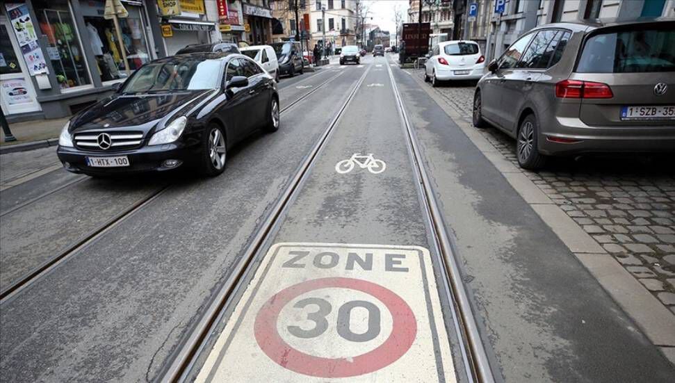 Το όριο ταχύτητας για τα οχήματα μειώθηκε στα 30 χιλιόμετρα στις Βρυξέλλες