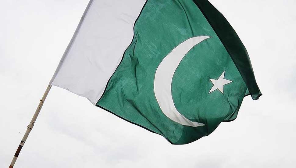 Στο Πακιστάν, απαιτείται από την κυβέρνηση να στείλει τον Γάλλο Πρέσβη από τη χώρα.