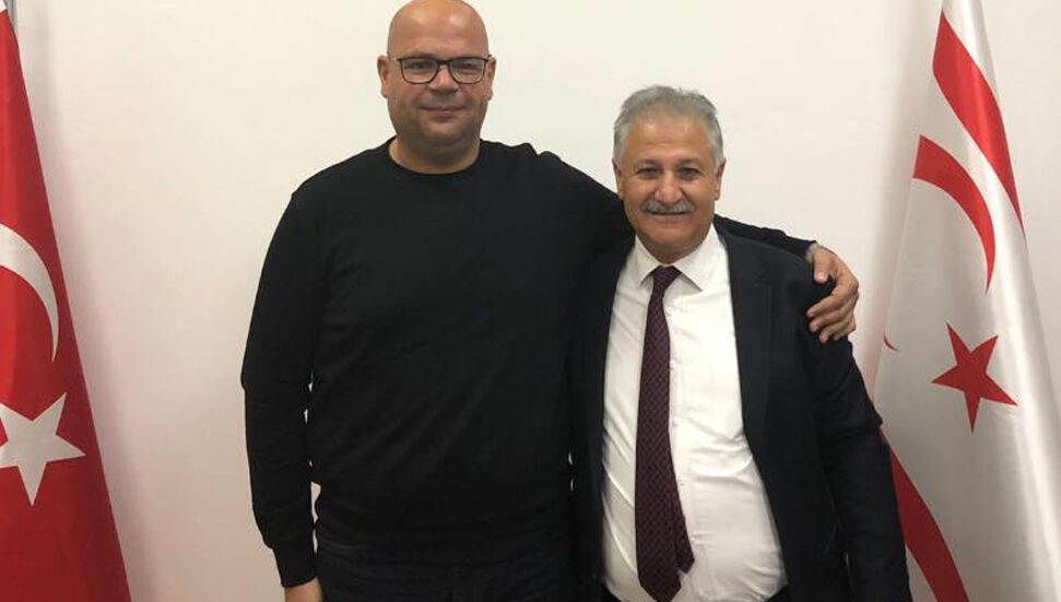 Δρ.  Μήνυμα υποστήριξης από τον Özcan Hüdaverdi προς τον Ali Pilli