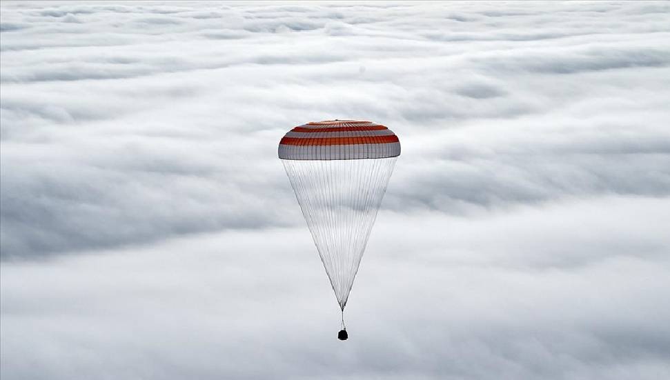 3 αστροναύτες επέστρεψαν στη γη με το διαστημικό σκάφος Soyuz MS-17