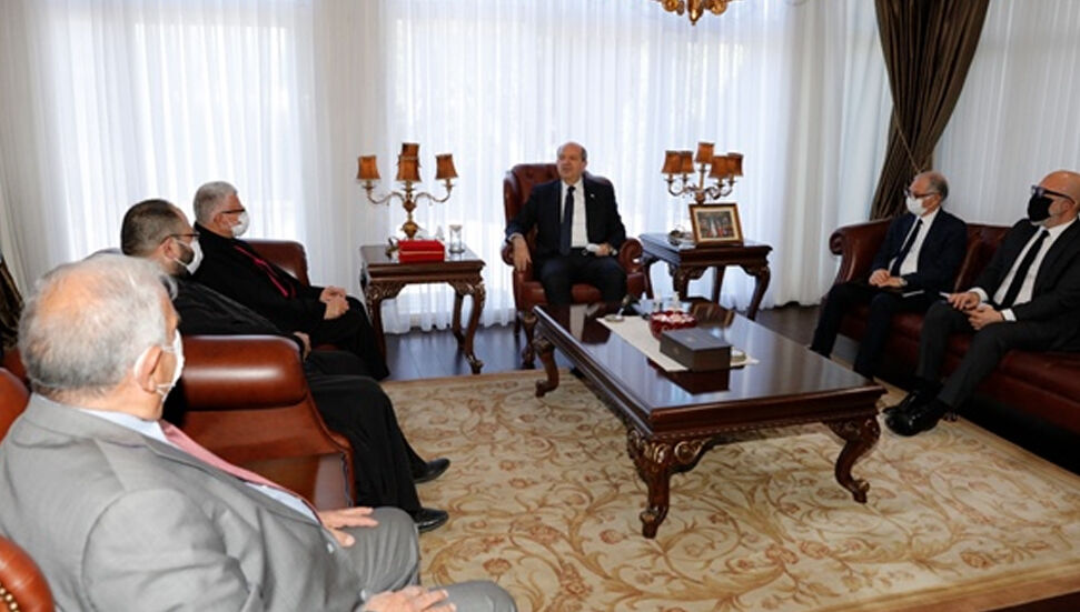 Ο Πρόεδρος Ersin Tatar δέχεται κληρικούς Μαρωνιτών