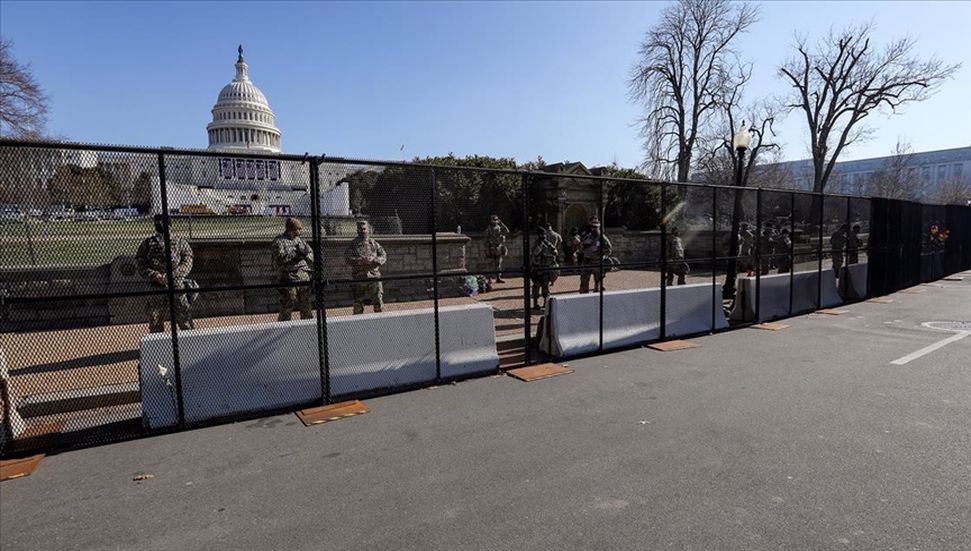 12 φρουροί «δεξιοί εξτρεμιστές» που είναι σε λειτουργία κατά τα εγκαίνια του Joe Biden