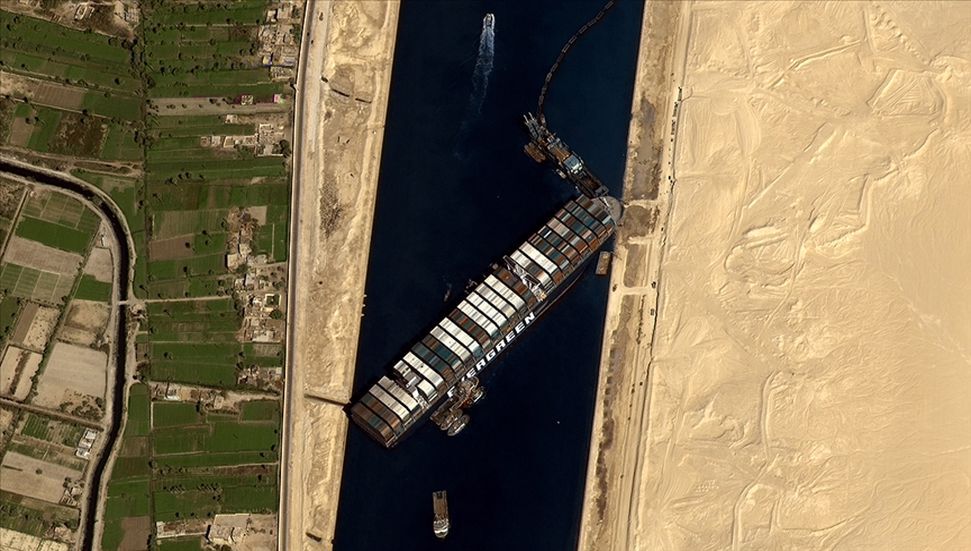Η Αίγυπτος αποζημιώνει το πλοίο που έκανε το κανάλι του Σουέζ να κλείσει για μέρες
